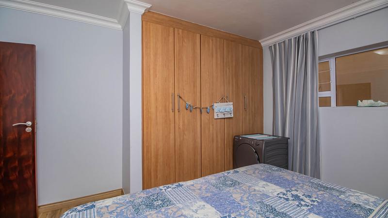 9 Bedroom Property for Sale in Outeniqua Strand Western Cape